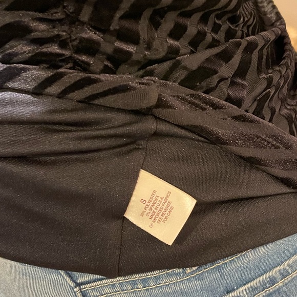 Arden B. One shoulder velvet top in black - Picture 9 of 9